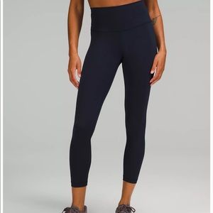 Lululemon black WUNDER UNDER HIGH-RISE 25" *FULL-ON LUXTREME size 10 leggings